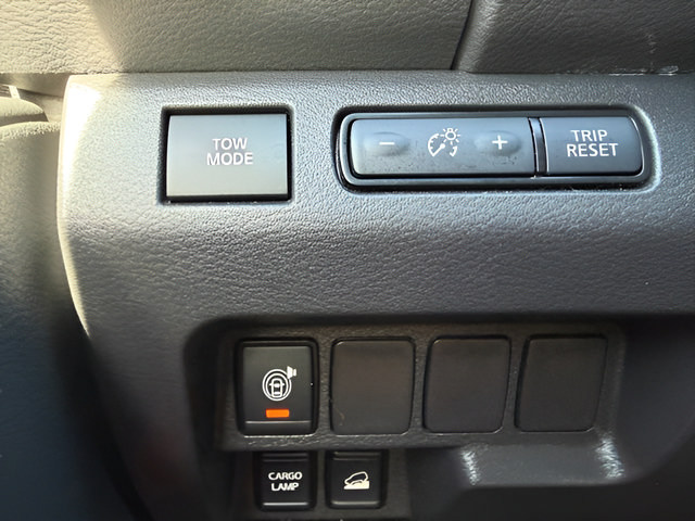 Certified 2025 Nissan Frontier PRO-4X AWD/4WD image 13