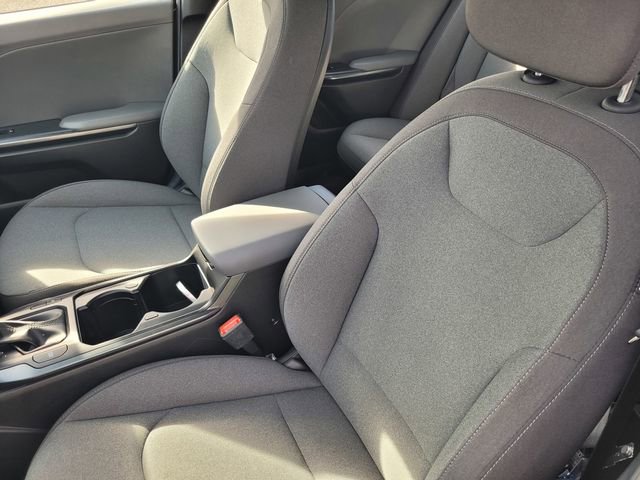Used 2025 Kia K4 LXS image 11