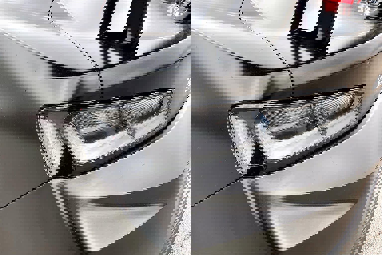 Used 2018 Chevrolet Camaro ZL1 image 27