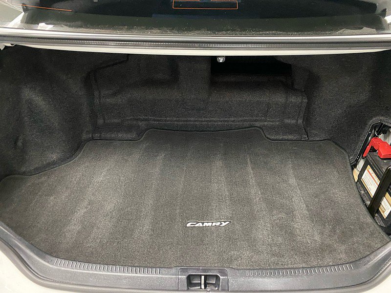 Used 2015 Toyota Camry LE image 11