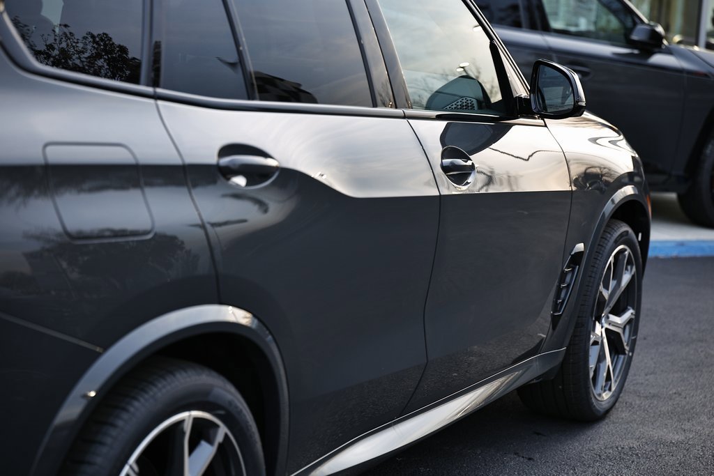 New 2026 BMW X5 xDrive50e w/ Executive Package image 8