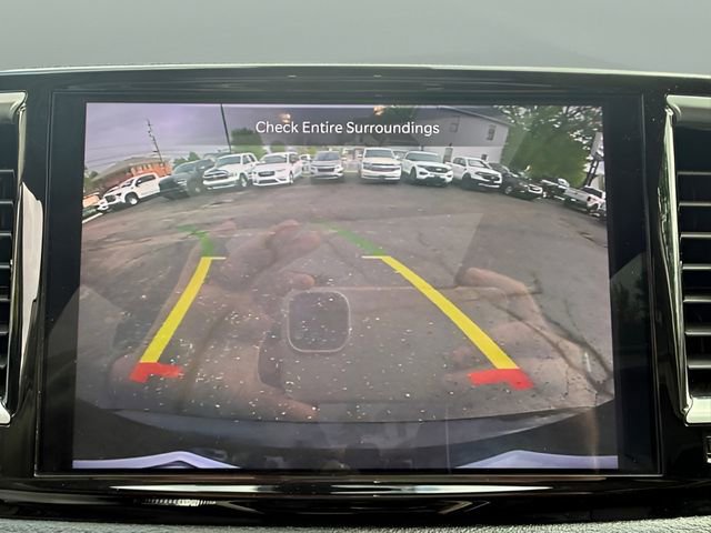 Used 2023 Chrysler Pacifica Limited FWD image 30