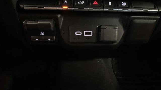 Used 2020 Chevrolet Silverado 1500 LT w/ All-Star Edition AWD/4WD image 28