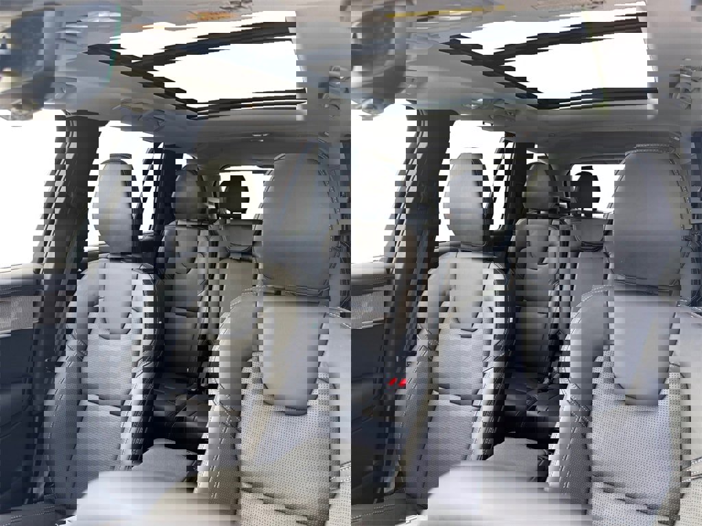 New 2025 Volvo XC90 B6 Ultra w/ Protection Package image 21