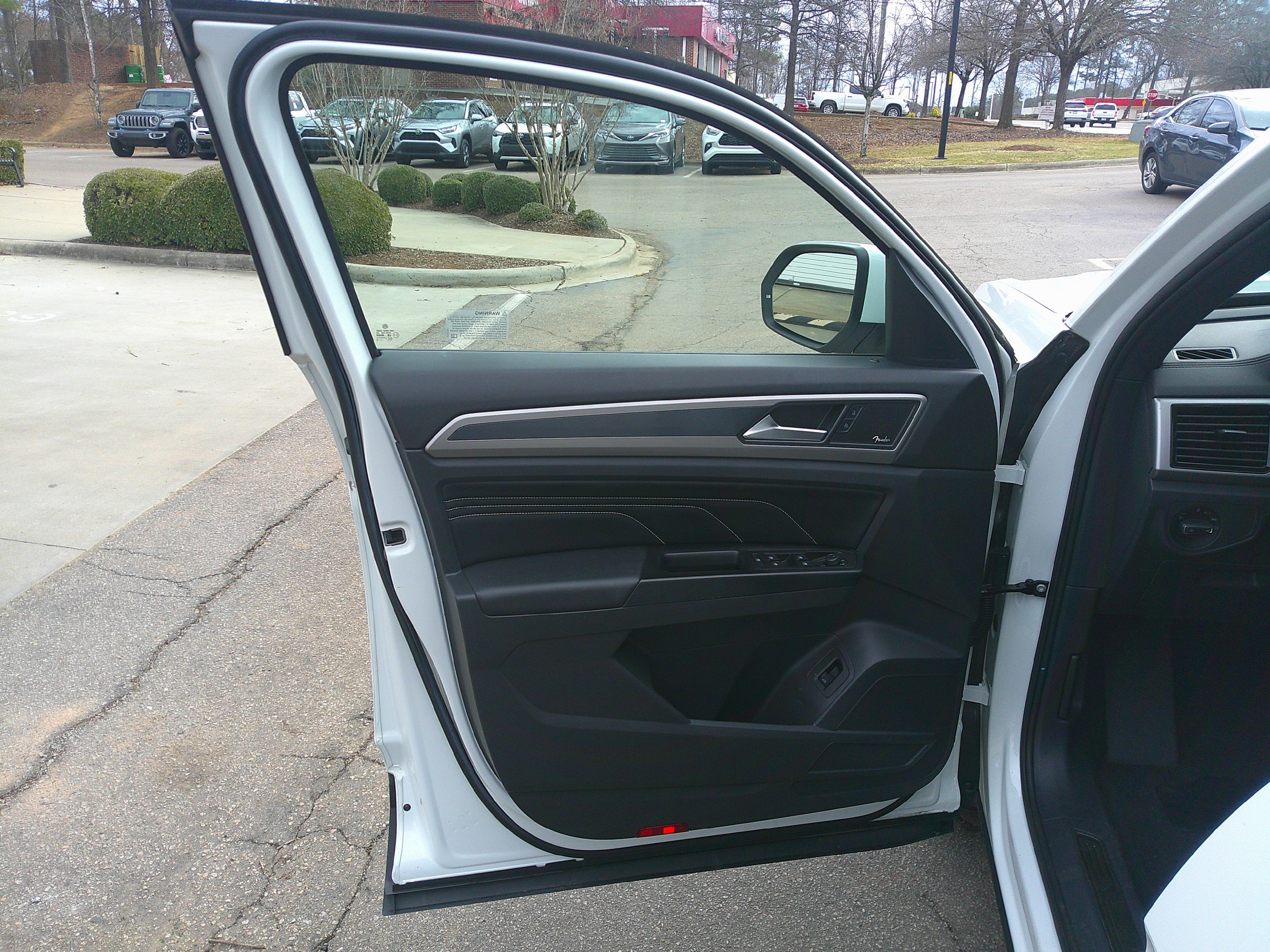 Used 2020 Volkswagen Atlas Cross Sport SEL Premium image 16