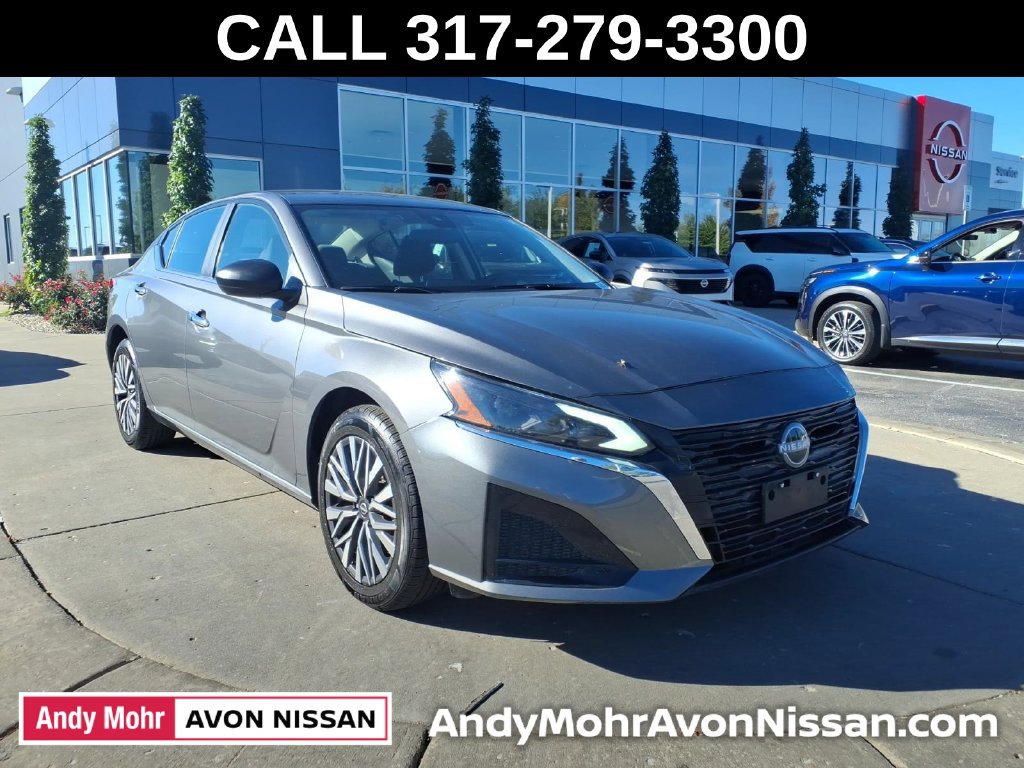 Used 2025 Nissan Altima 2.5 SV AWD/4WD image 2