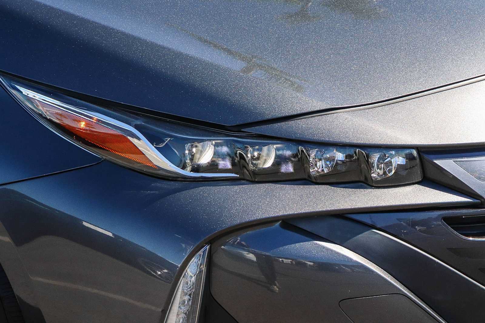 Used 2022 Toyota Prius Prime XLE FWD image 4