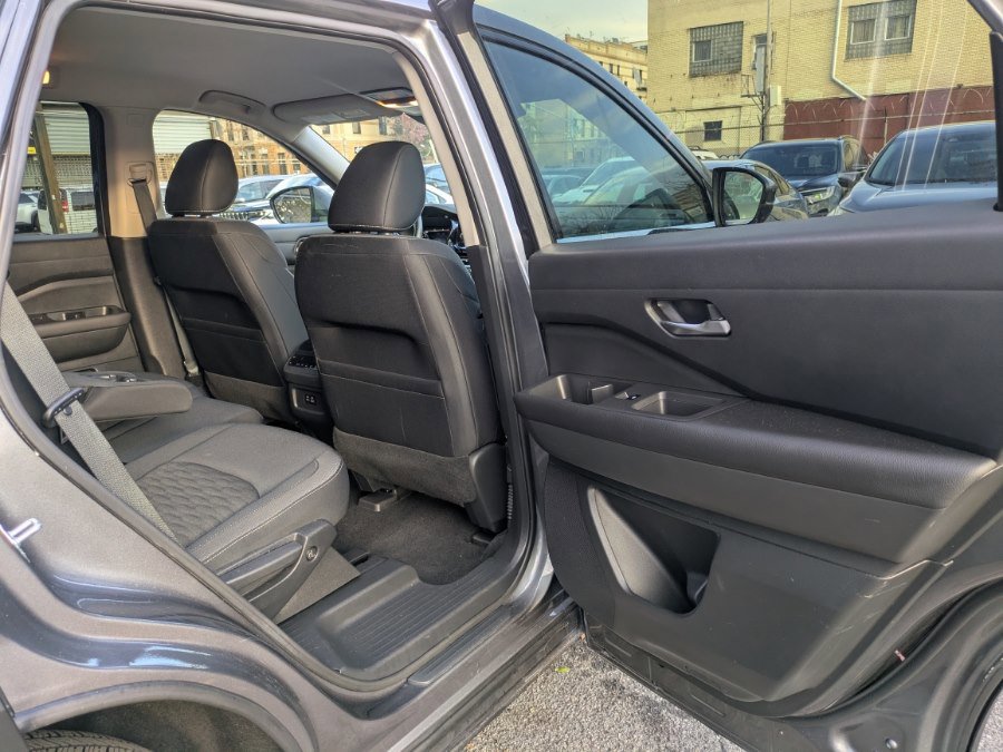 Used 2022 Nissan Pathfinder SV image 10