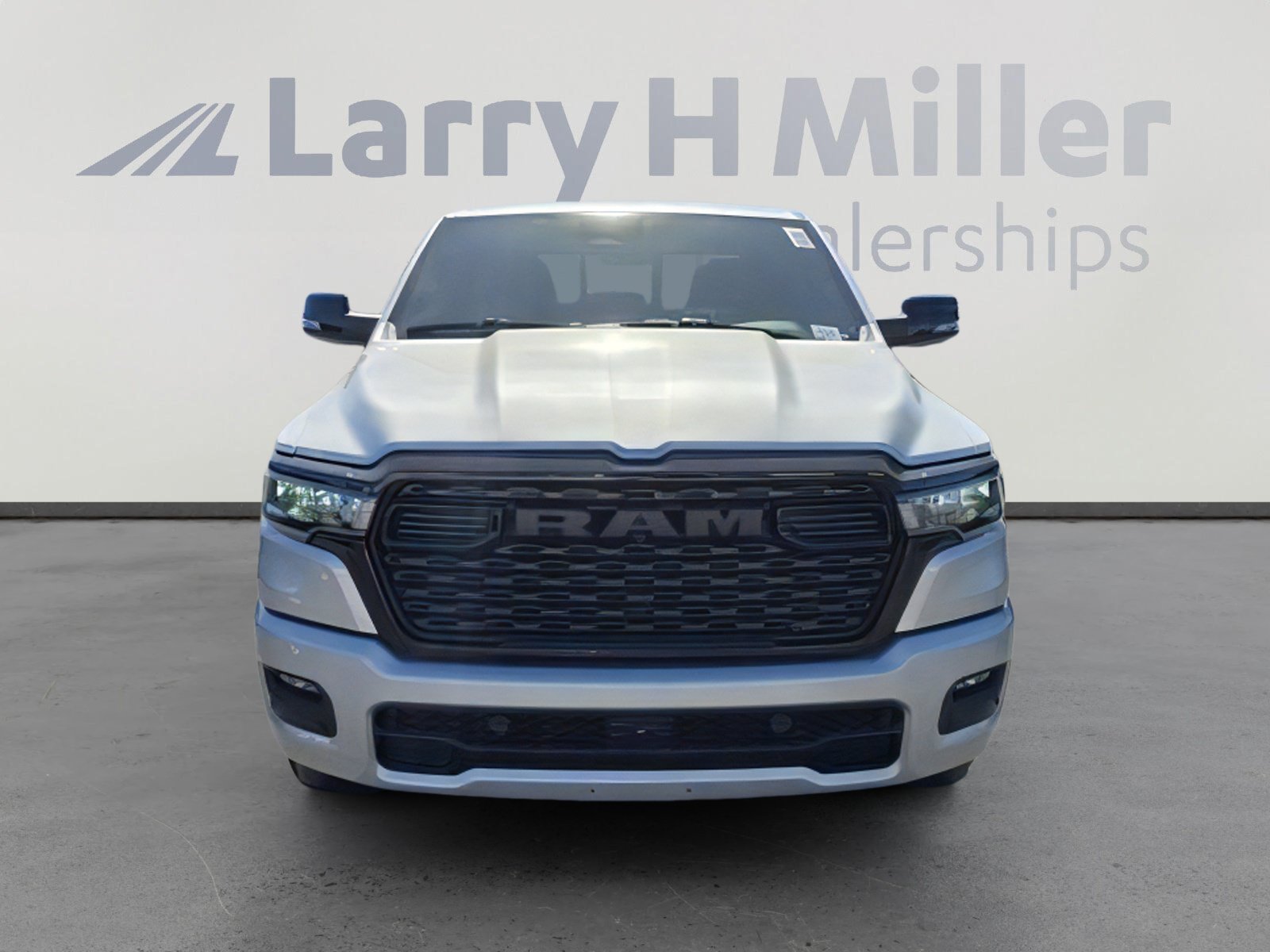 New 2026 RAM 1500 4x4 Crew Cab image 8