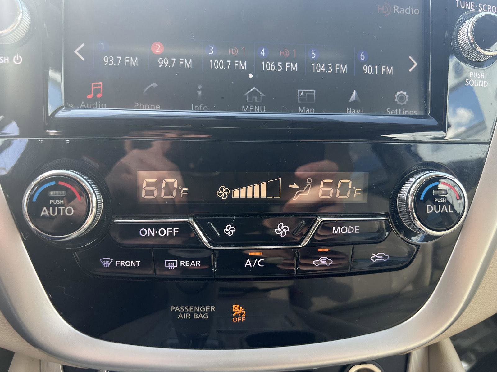 Used 2015 Nissan Murano Platinum w/ Platinum Technology Package AWD/4WD image 17