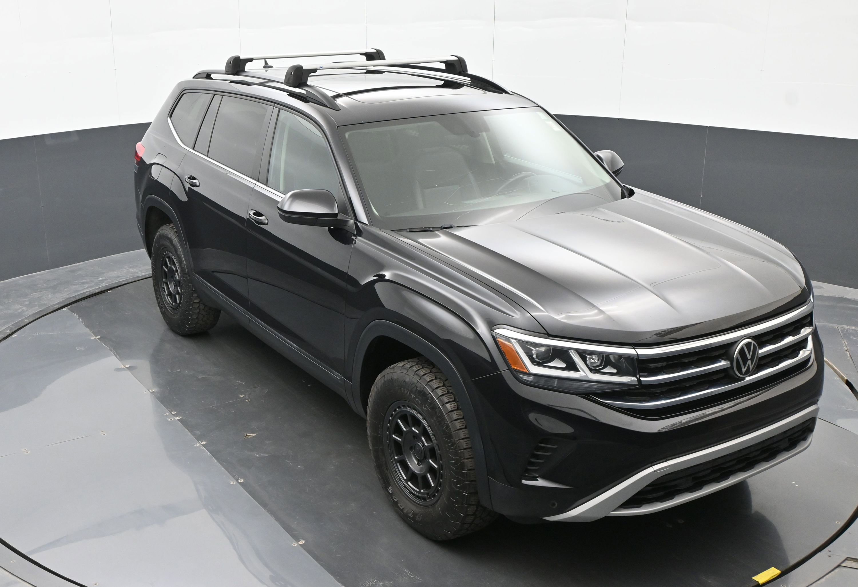 Used 2021 Volkswagen Atlas SE w/ Panoramic Sunroof Package AWD/4WD image 35