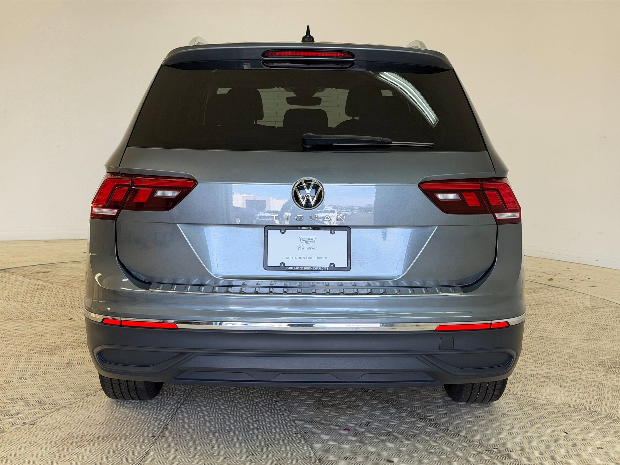 Used 2024 Volkswagen Tiguan Wolfsburg Edition image 10