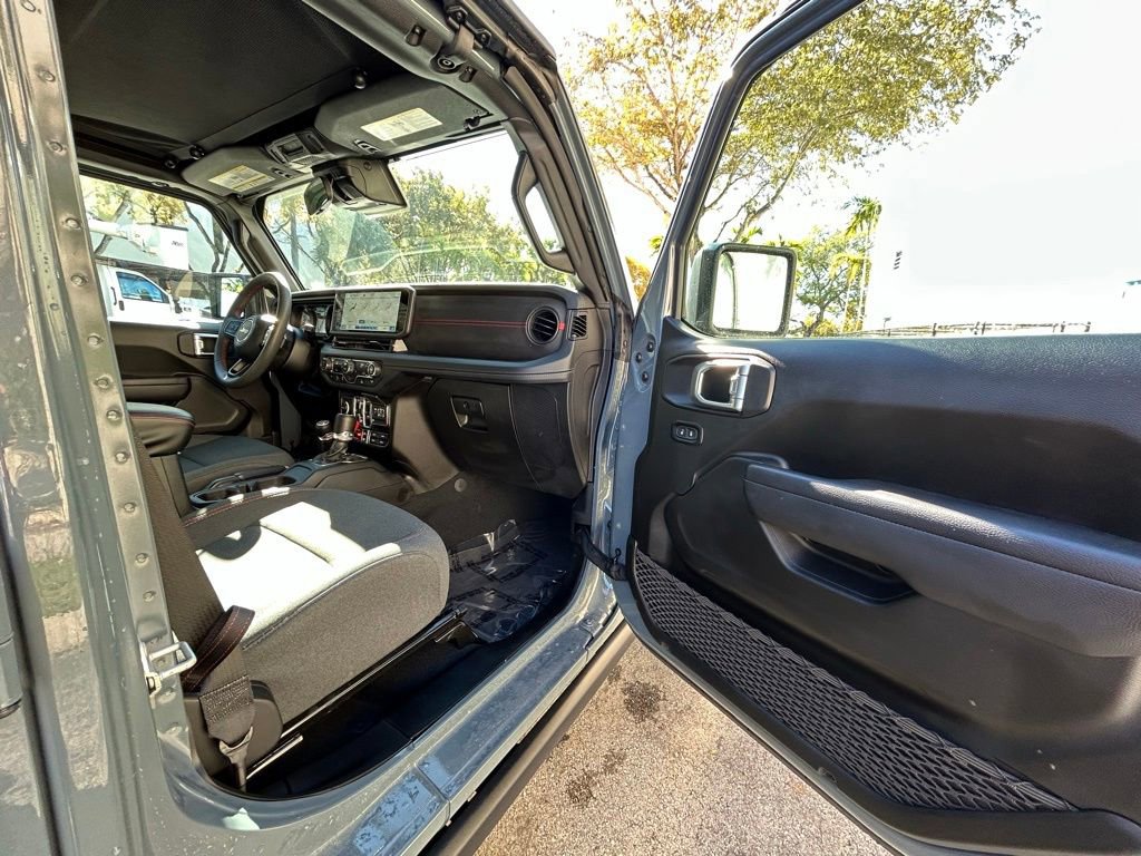 Certified 2024 Jeep Wrangler Unlimited Rubicon image 32
