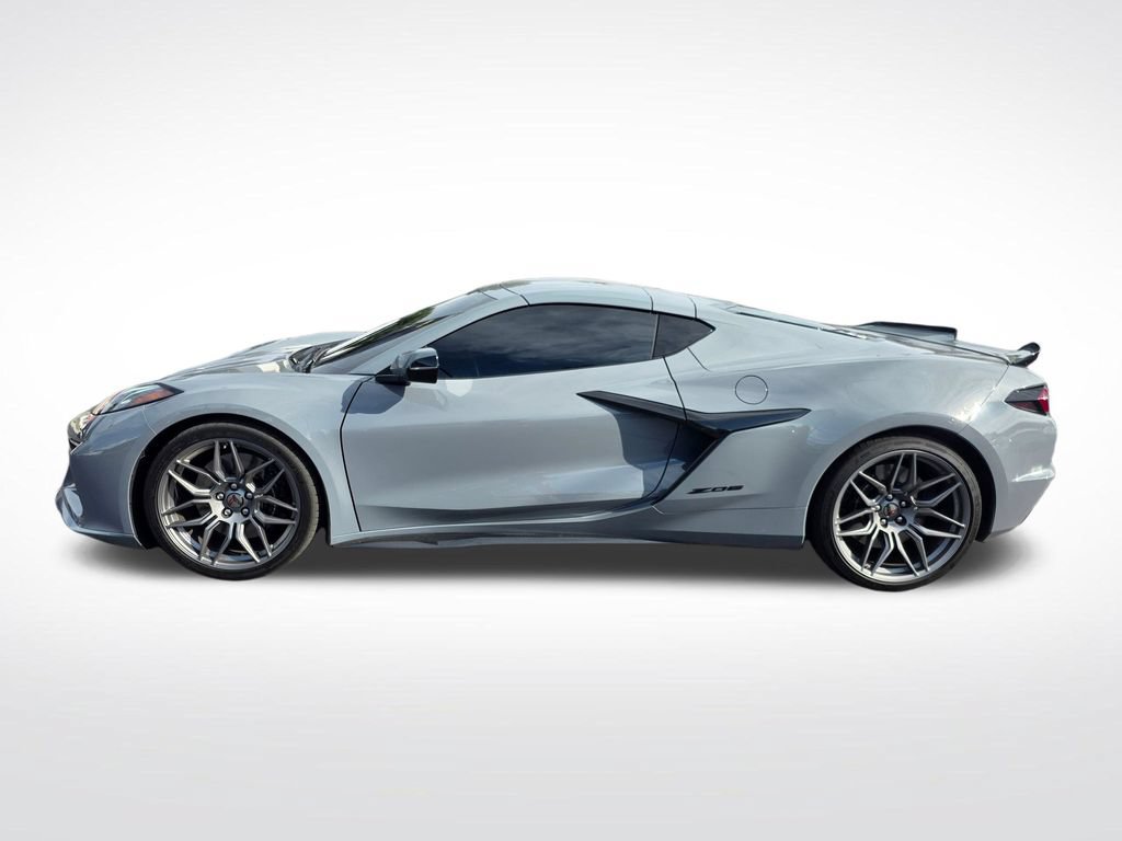 Used 2025 Chevrolet Corvette Z06 RWD image 6
