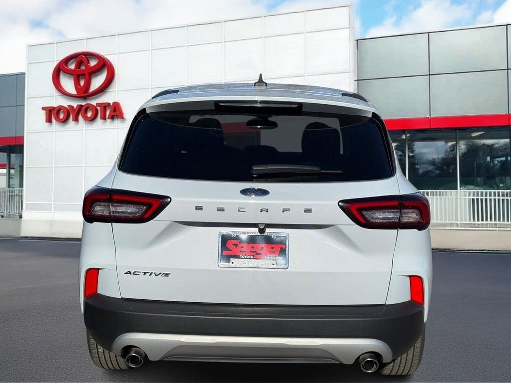 Used 2025 Ford Escape Active FWD image 5