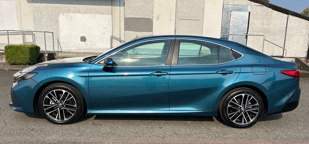 Certified 2025 Toyota Camry XLE FWD image 8