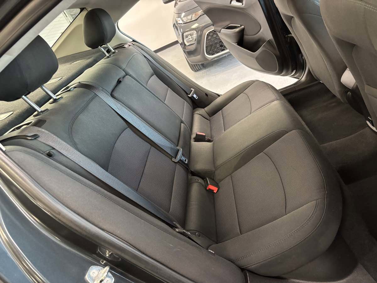 Used 2018 Chevrolet Cruze LT w/ Convenience Package image 25