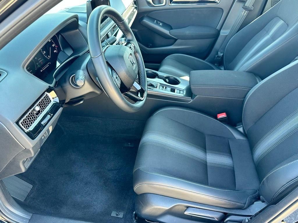 Used 2025 Honda Civic Sport image 6