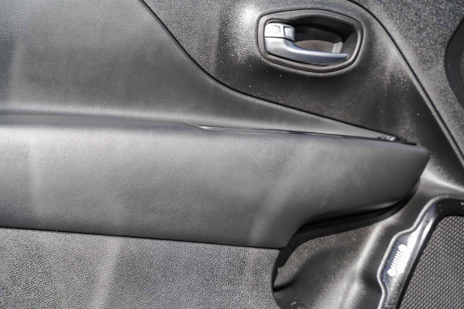 Used 2020 Jeep Renegade Altitude image 19