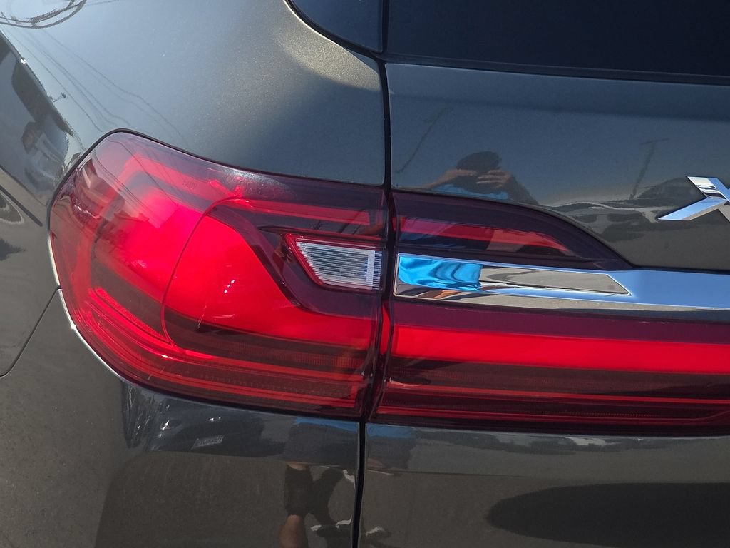 Used 2021 BMW X7 xDrive40i AWD/4WD image 9