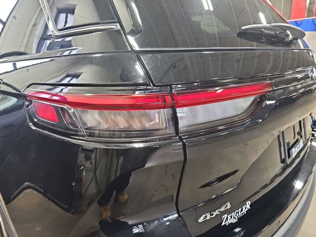 Certified 2023 Jeep Grand Cherokee Limited image 33