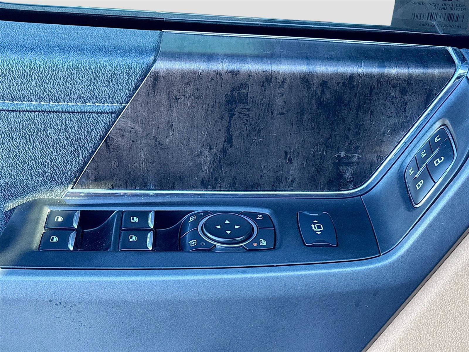 Used 2023 Ford F250 Lariat w/ Chrome Package image 19