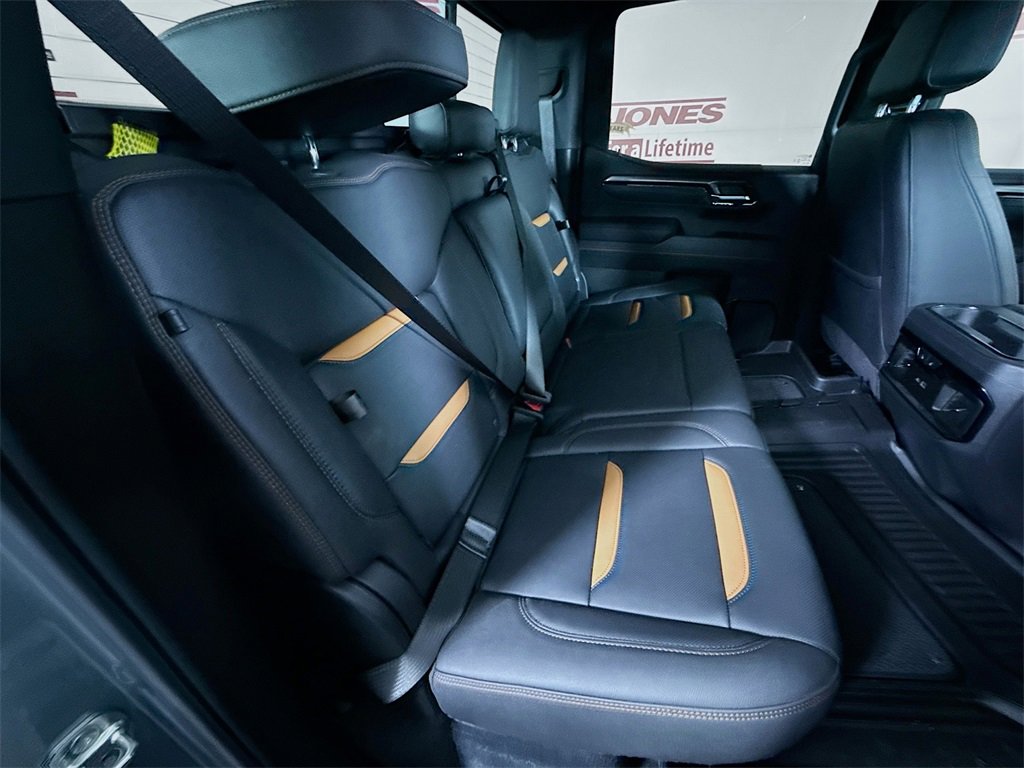 Used 2025 GMC Sierra 1500 AT4 w/ Technology Package image 33