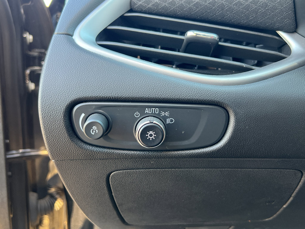 Used 2024 Chevrolet Malibu LT image 15