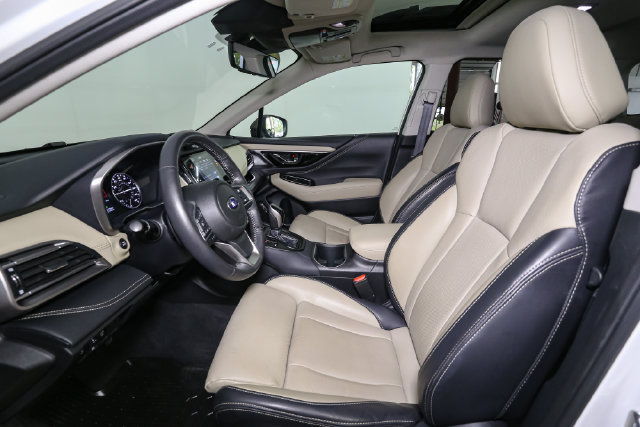 Used 2025 Subaru Outback Limited AWD/4WD image 43