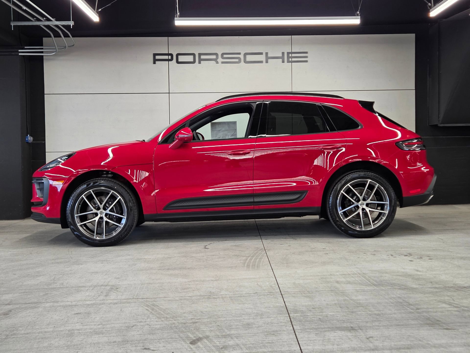 New 2026 Porsche Macan AWD/4WD image 2