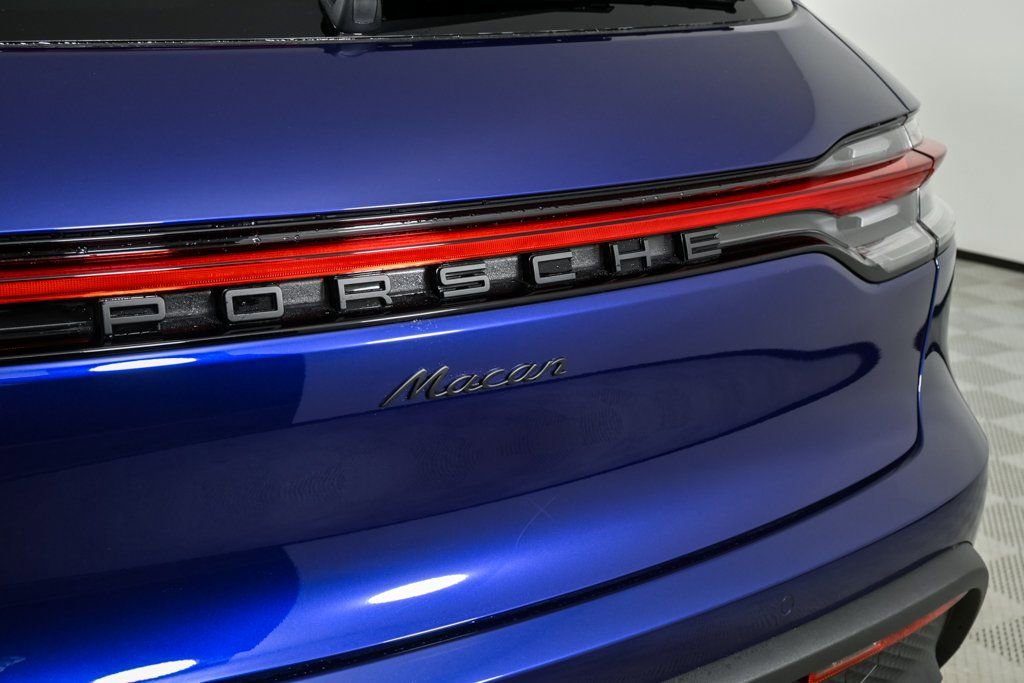 Certified 2026 Porsche Macan AWD/4WD image 37