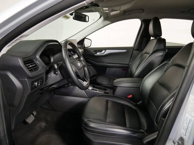 Certified 2025 Ford Escape Platinum AWD/4WD image 14