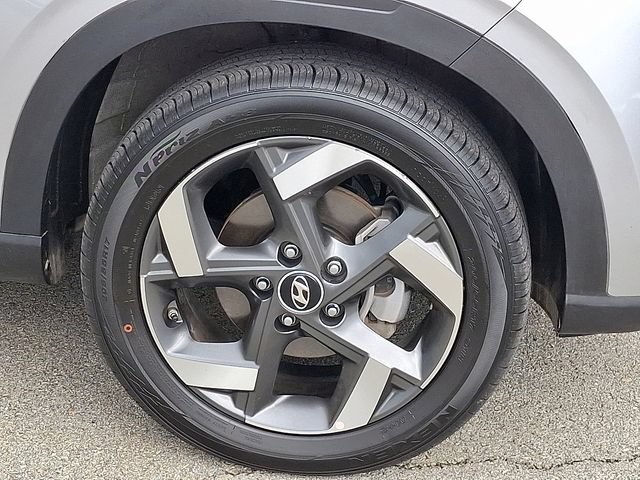 Certified 2026 Hyundai Venue SEL FWD image 8