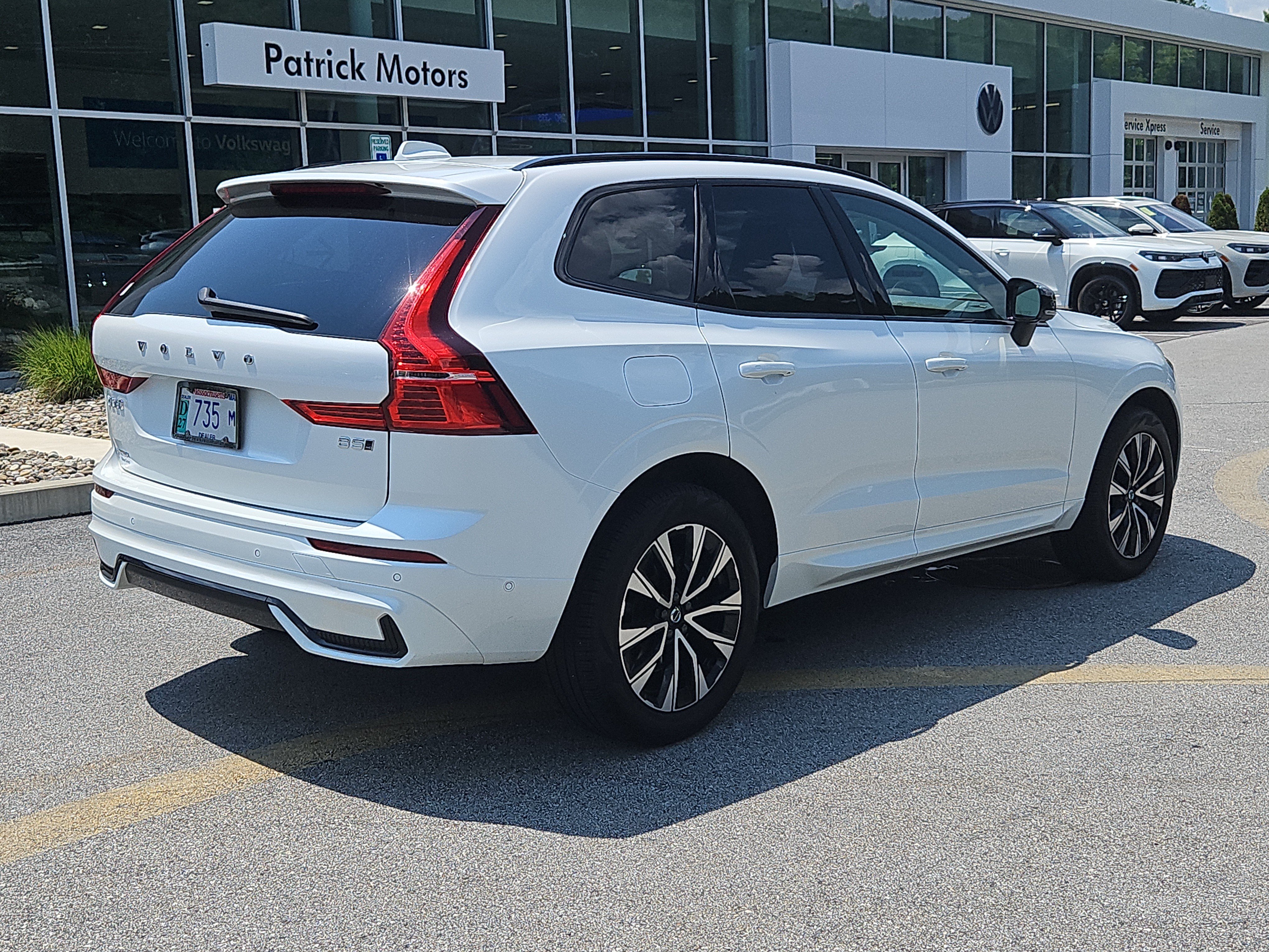Used 2025 Volvo XC60 B5 Plus AWD/4WD image 2