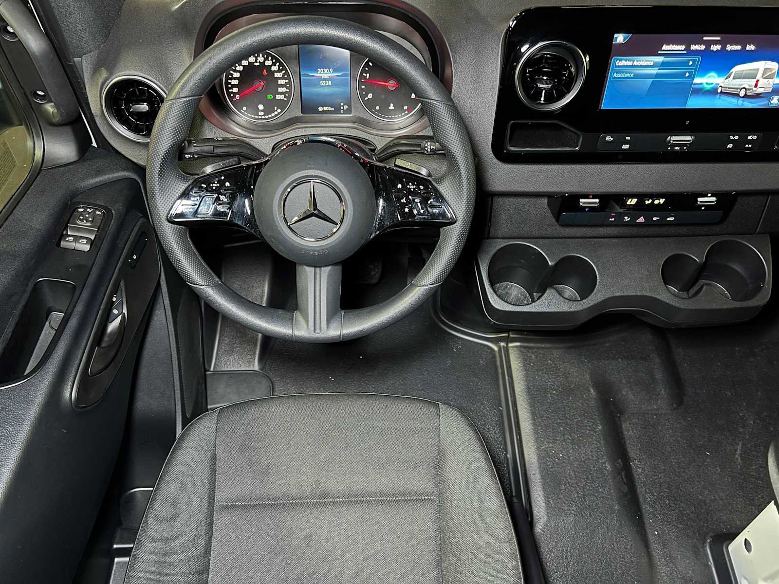 Used 2025 Mercedes-Benz Sprinter 2500 image 31