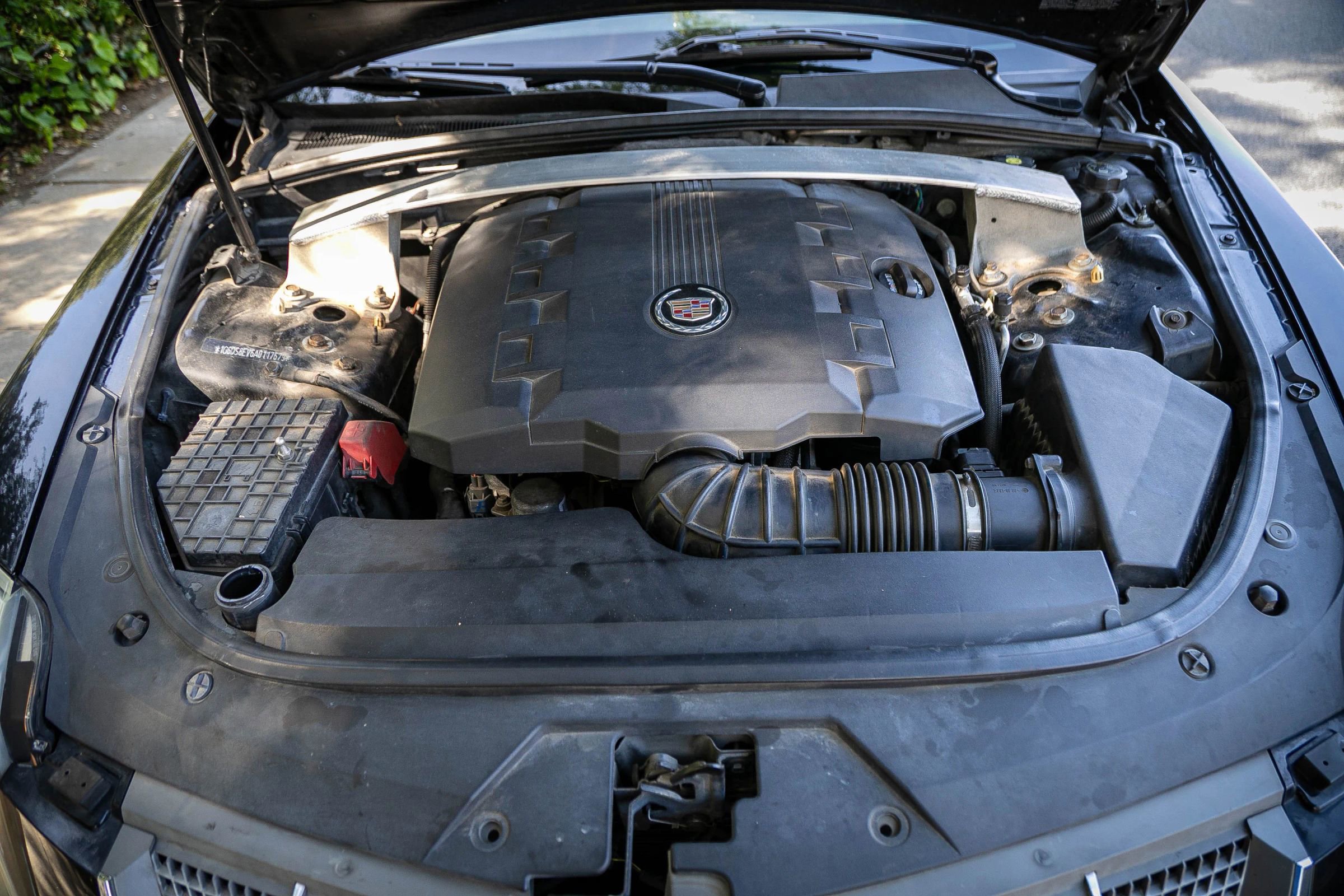 Used 2010 Cadillac CTS Premium image 38