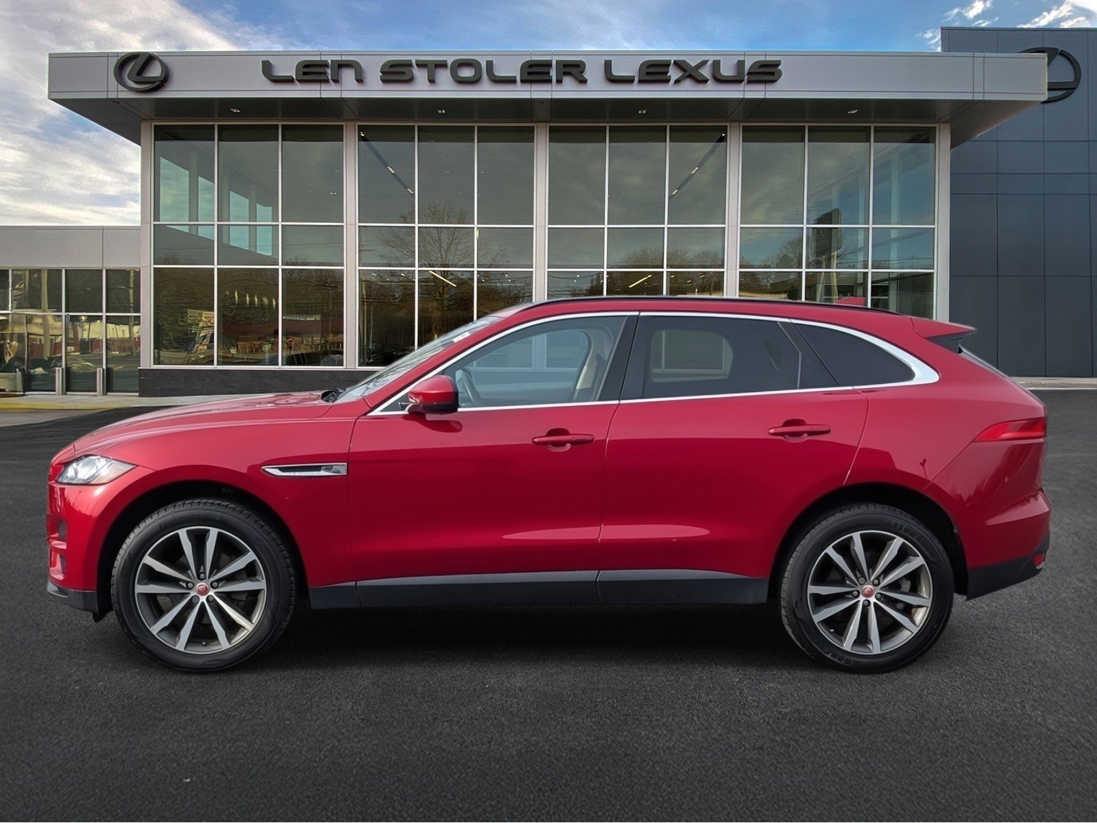 Used 2019 Jaguar F-PACE Prestige image 6