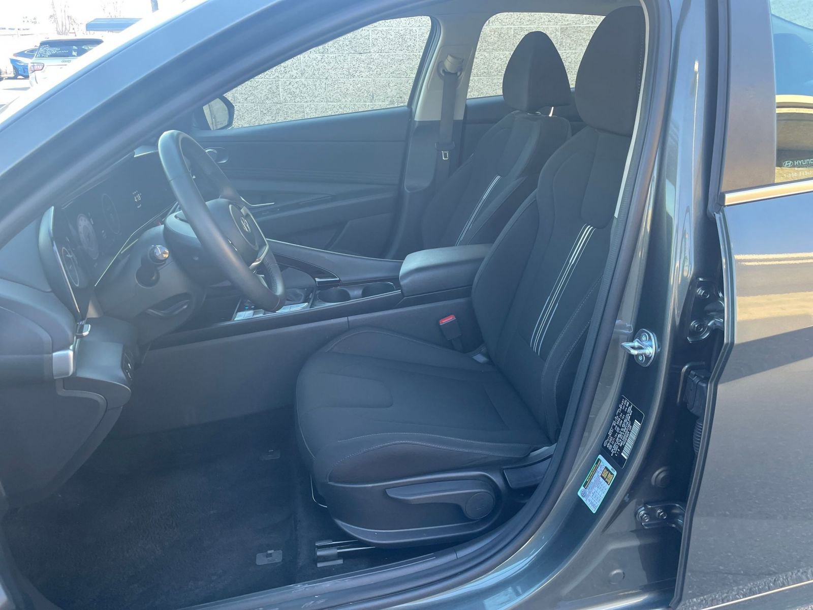 Used 2025 Hyundai Elantra SEL image 38