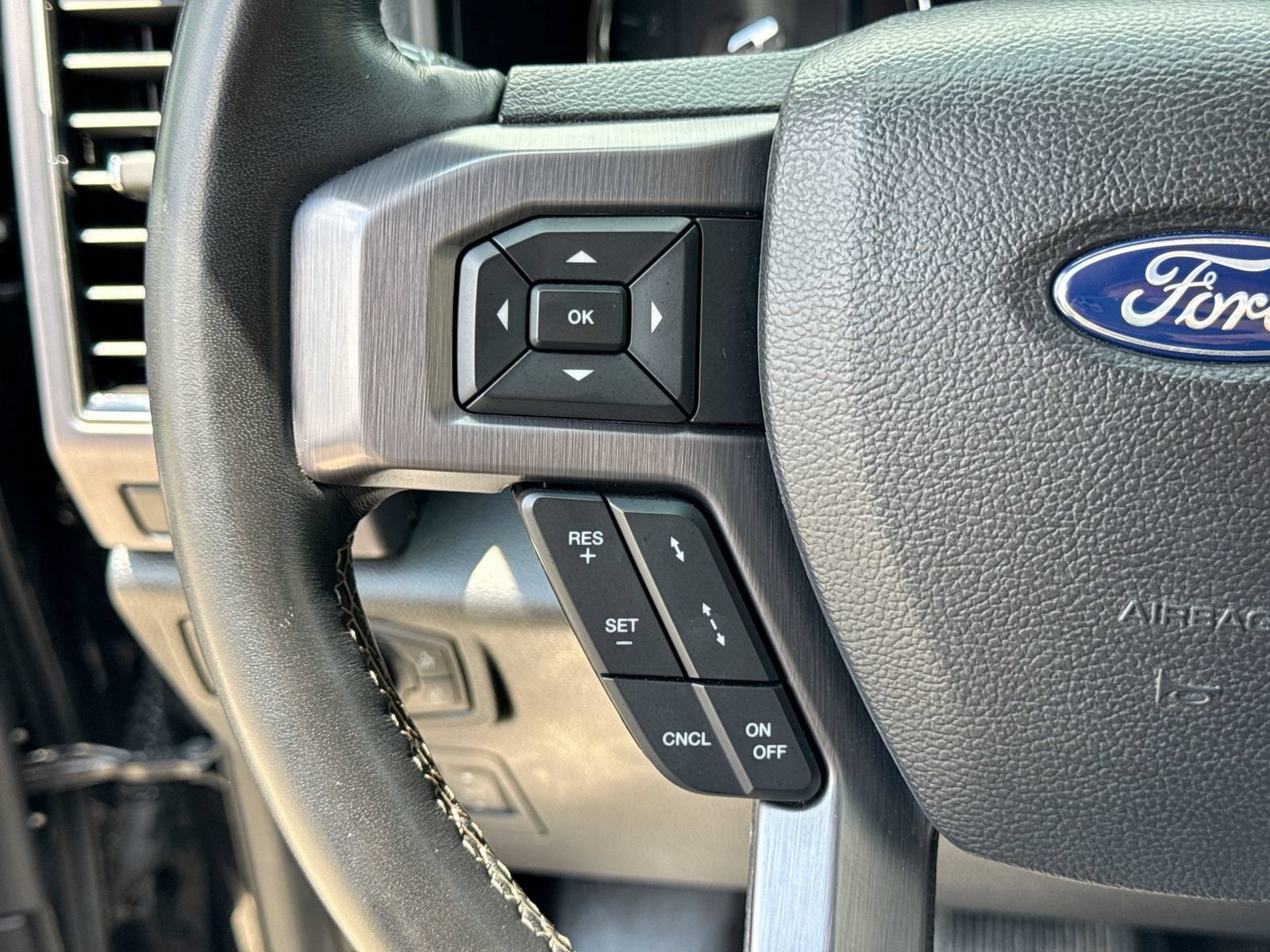 Used 2019 Ford Expedition Platinum AWD/4WD image 28