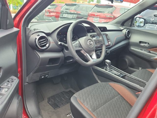 Used 2023 Nissan Kicks SR FWD image 14