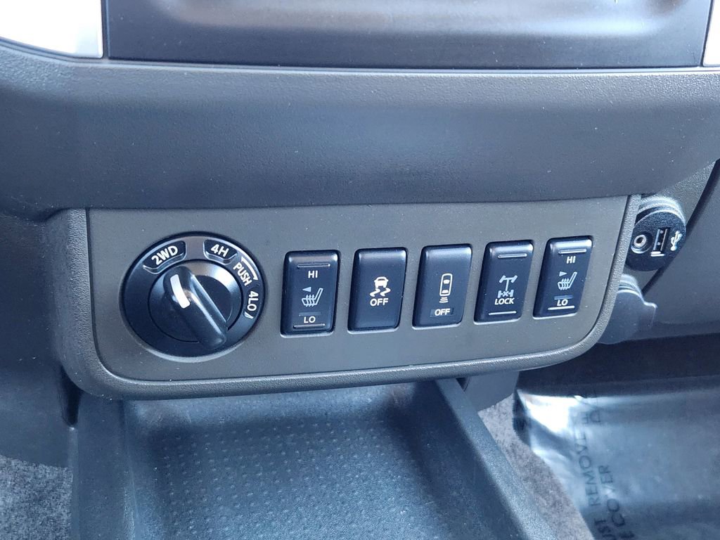 Used 2017 Nissan Frontier PRO-4X w/ Pro-4x Luxury Package image 15