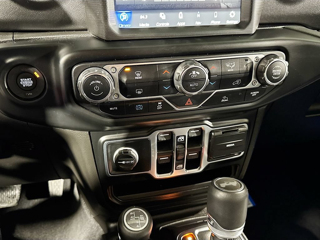 Used 2022 Jeep Wrangler Unlimited Sahara AWD/4WD image 20