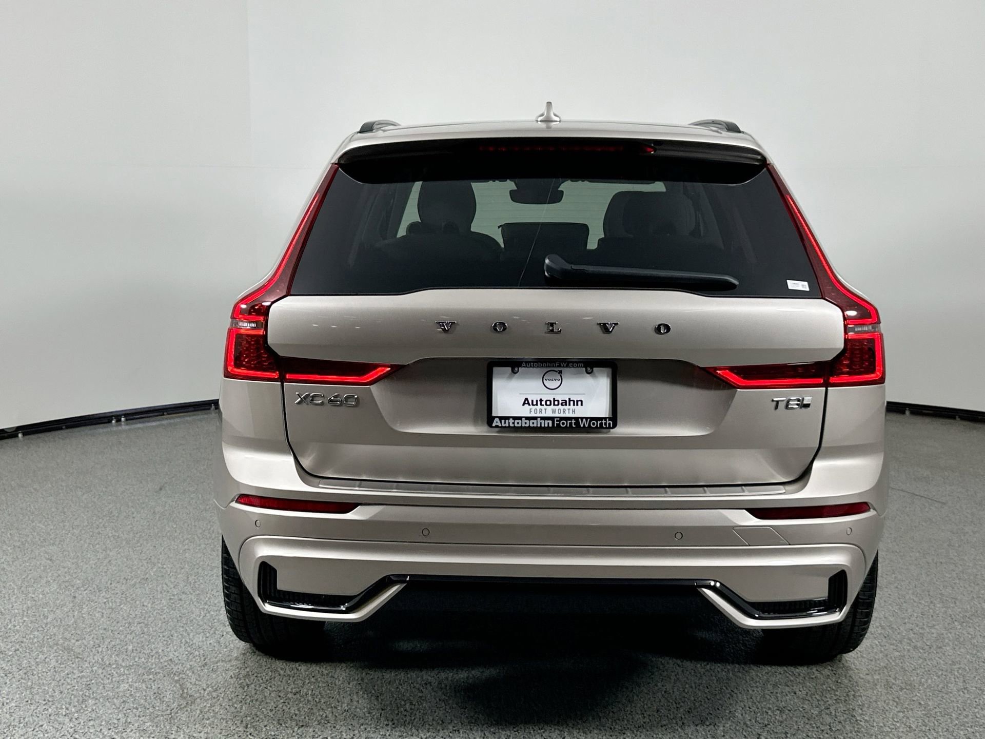 New 2026 Volvo XC60 T8 Ultra w/ Protection Package Premier image 5