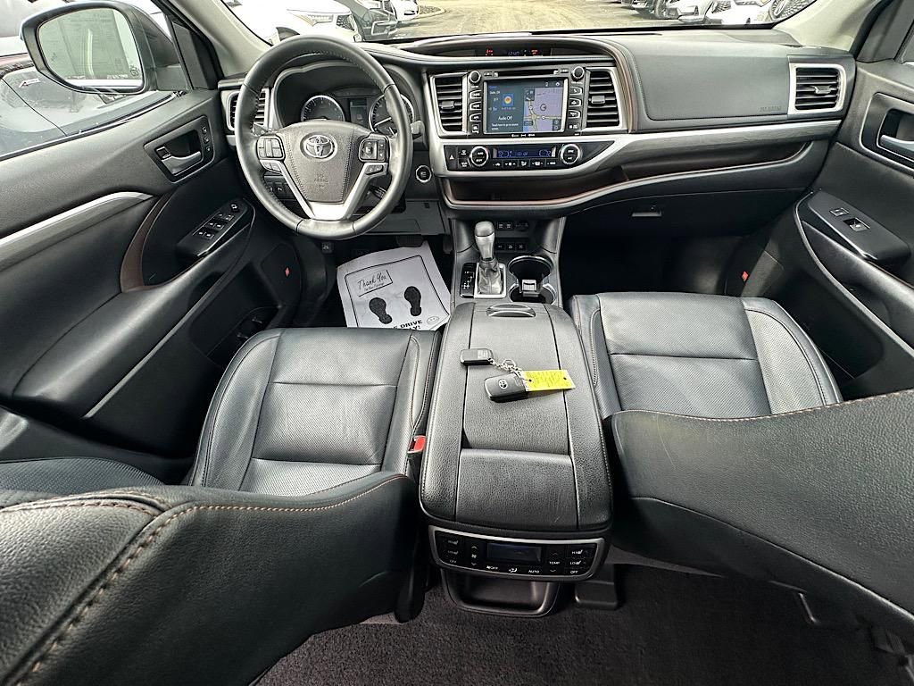 Used 2019 Toyota Highlander Limited Platinum image 20
