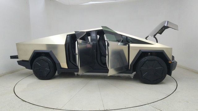 Used 2024 Tesla Cybertruck AWD Crew Cab image 67