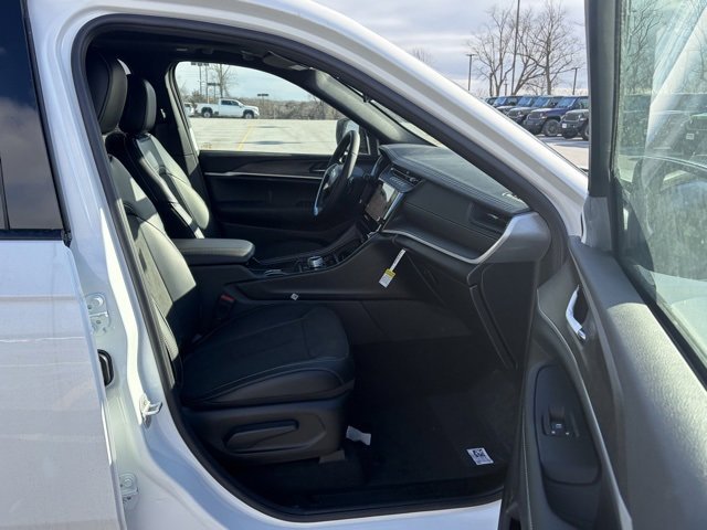 New 2026 Jeep Grand Cherokee Laredo image 26