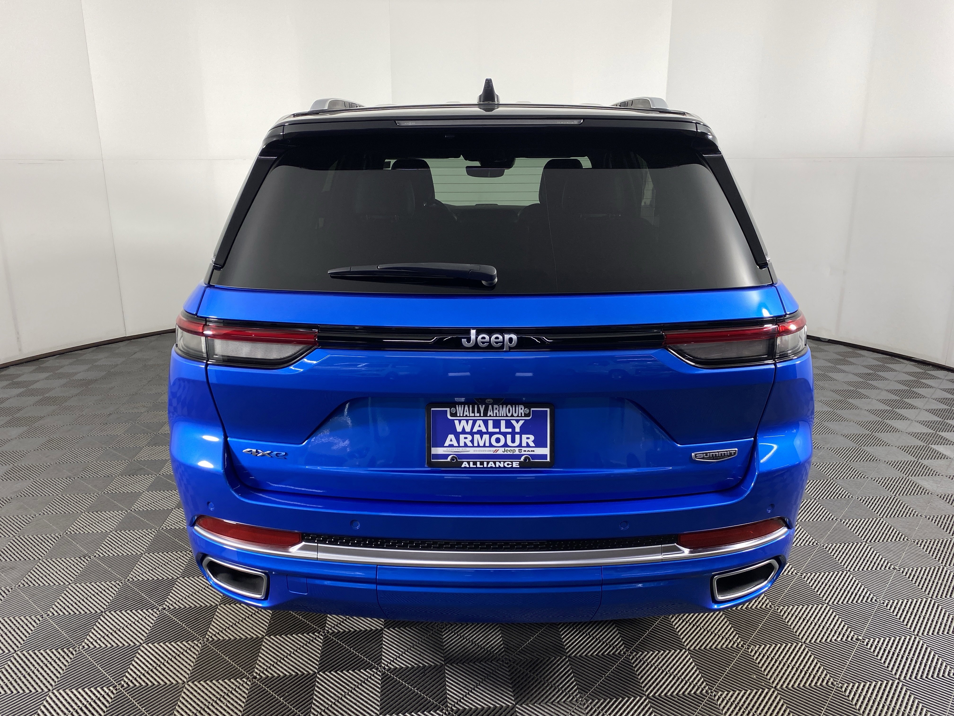 Used 2022 Jeep Grand Cherokee Summit image 10