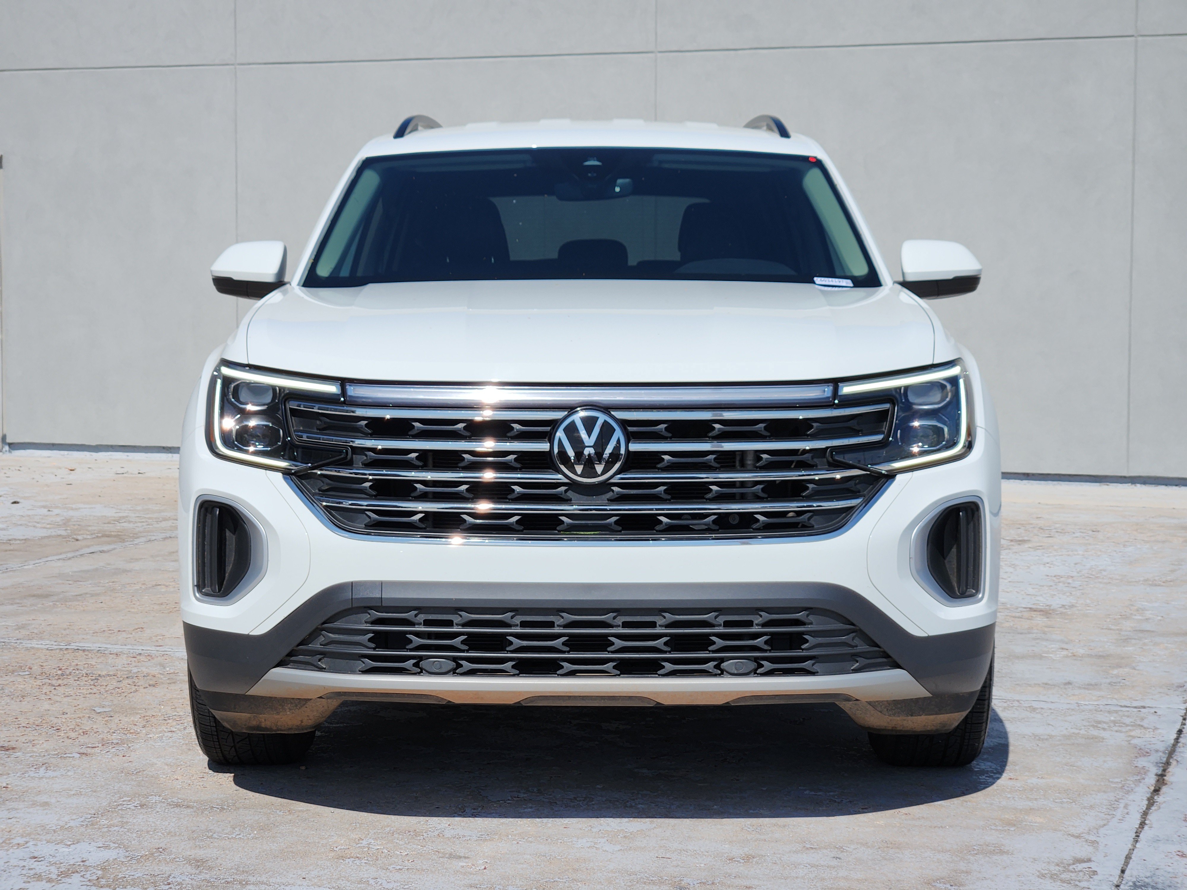 Used 2024 Volkswagen Atlas SE FWD image 3