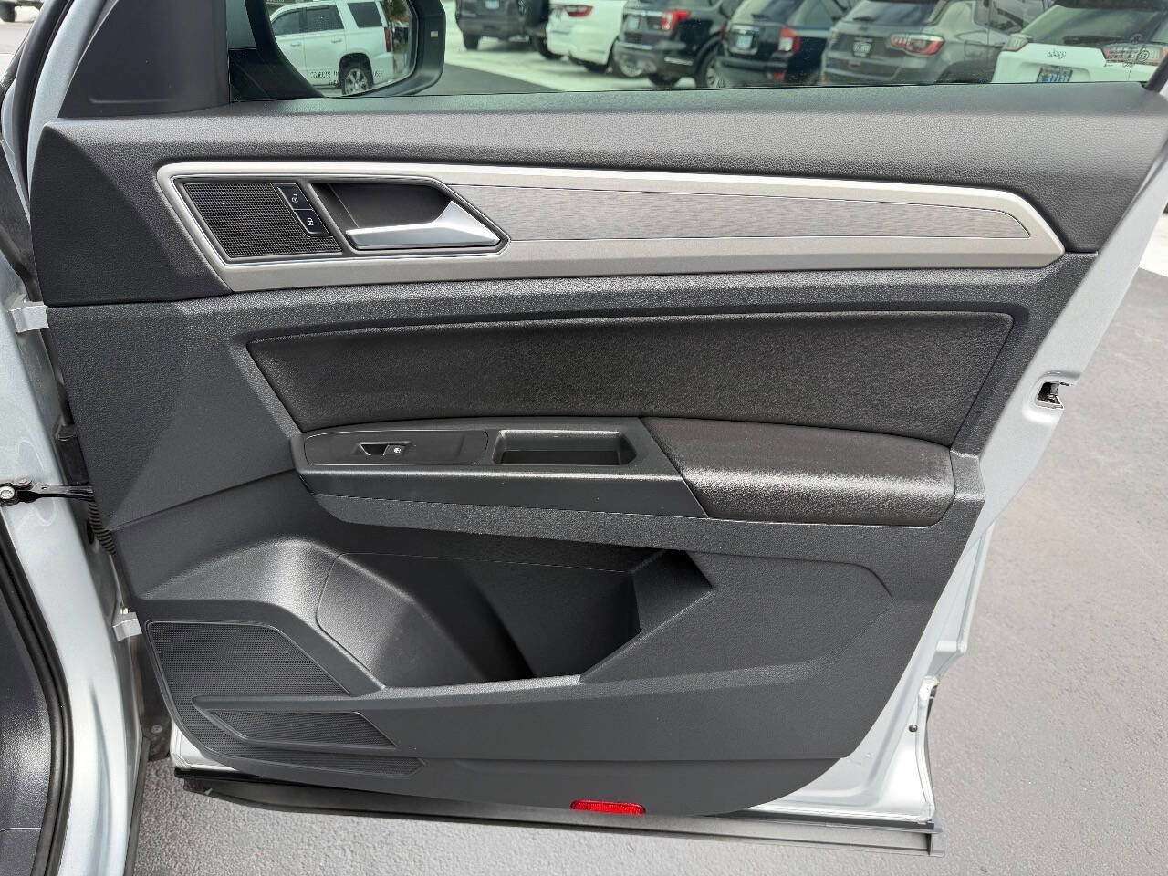 Used 2019 Volkswagen Atlas SE image 28