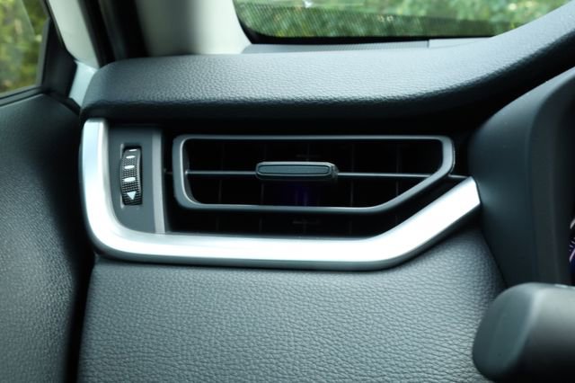 Used 2025 Toyota RAV4 XLE image 30